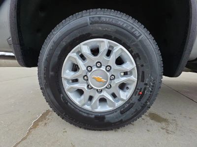 2026 Chevrolet Silverado 3500HD — photo 13 view