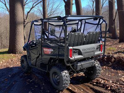2025 Honda Pioneer 1000-5 - Photo 4
