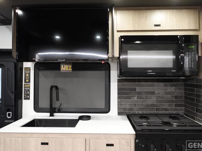 2026 Grand Design Lineage Series F - Photo 7