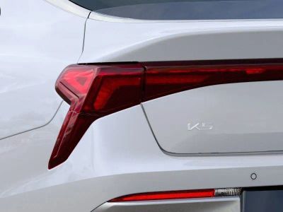 2026 Kia K5 — photo 11 view