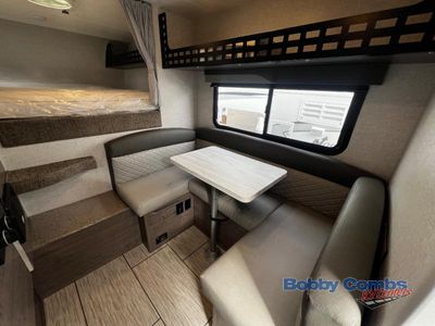 2026 Lance Squire Truck Campers - Photo 6