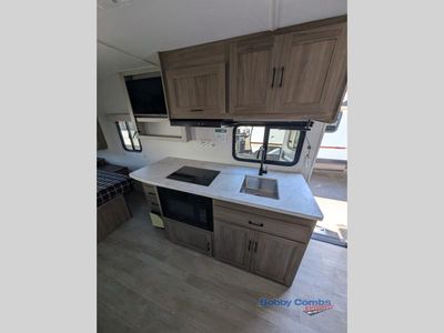 2026 Coachmen RV Freedom Express Select - Photo 9