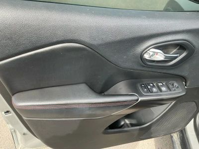2019 Jeep Cherokee - Photo 15