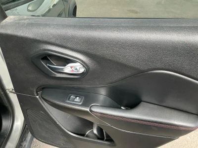 2019 Jeep Cherokee - Photo 19