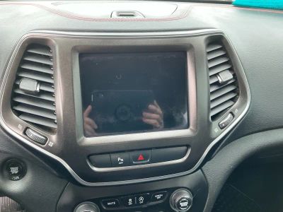 2019 Jeep Cherokee - Photo 11