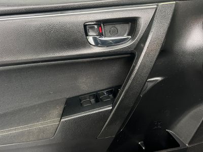 2017 Toyota Corolla - Photo 12