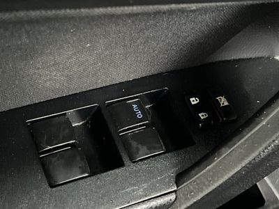 2017 Toyota Corolla - Photo 13