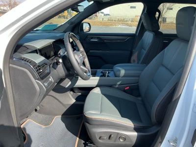 2026 GMC Acadia — photo 10 view