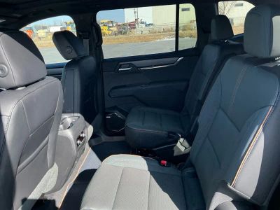 2026 GMC Acadia — photo 17 view