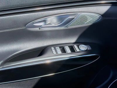 2025 Genesis GV70 — photo 15 view