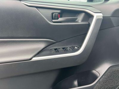 2019 Toyota RAV4 - Photo 19