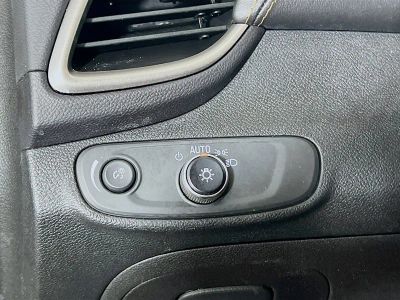 2018 Chevrolet Trax — photo 9 view