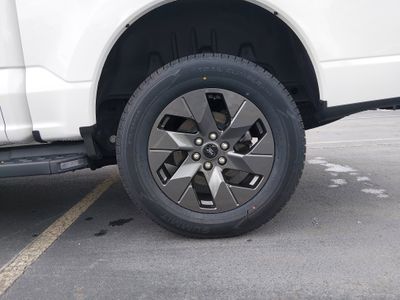 2023 Ford F-150 Lightning - Photo 10