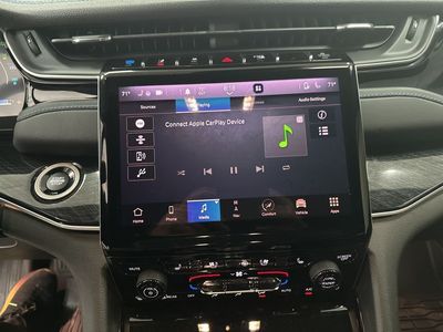 2023 Jeep Grand Cherokee - Photo 13