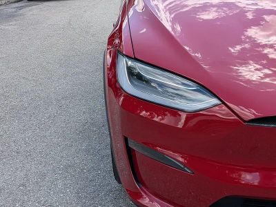 2022 Tesla Model X — photo 9 view
