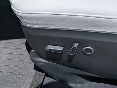 2022 Tesla Model X — photo 23 view