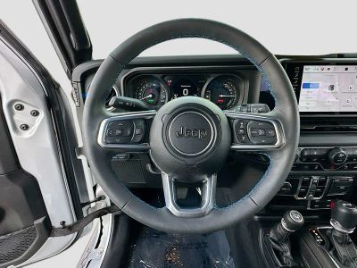 2024 Jeep Wrangler — photo 11 view