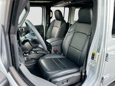 2024 Jeep Wrangler — photo 21 view