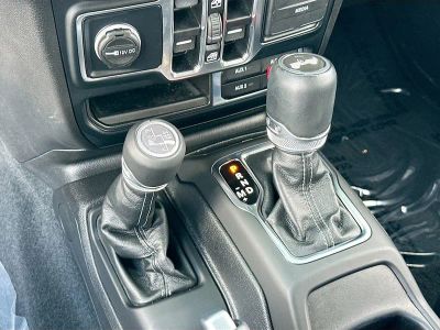 2024 Jeep Wrangler — photo 17 view