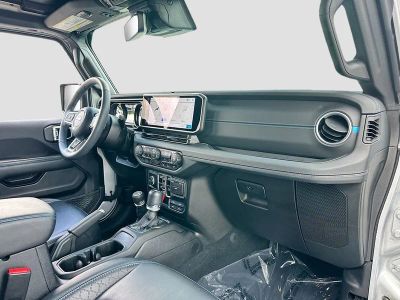 2024 Jeep Wrangler — photo 28 view