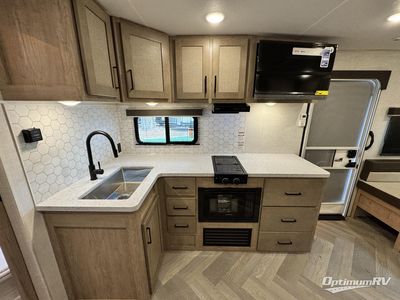 2025 Ember RV E-Series - Photo 5