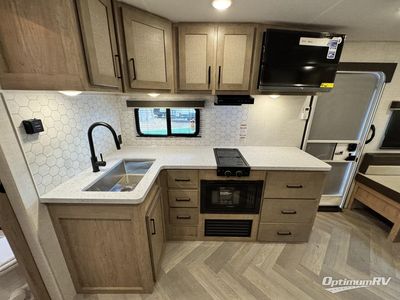 2025 Ember RV E-Series - Photo 9
