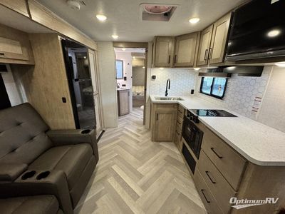 2025 Ember RV E-Series - Photo 3