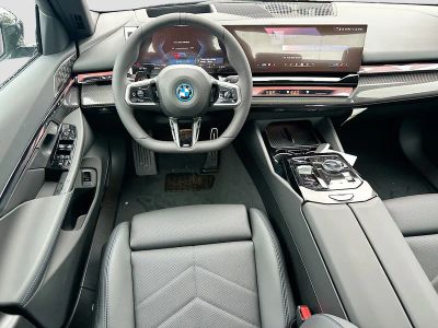 2026 BMW i5 — photo 17 view