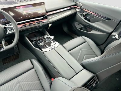 2026 BMW i5 — photo 18 view