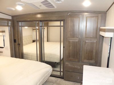 2022 Forest River Rockwood Ultra Lite — photo 11 view