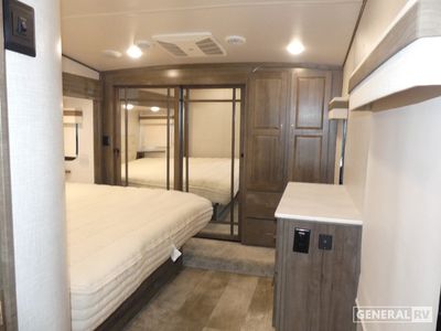 2022 Forest River Rockwood Ultra Lite — photo 8 view