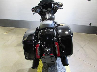 2025 Harley-Davidson FLHX - Street Glide - Photo 6