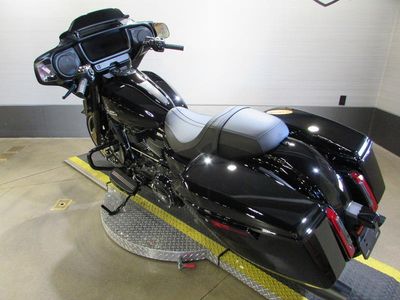 2025 Harley-Davidson FLHX - Street Glide - Photo 5