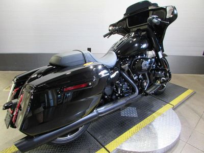 2025 Harley-Davidson FLHX - Street Glide - Photo 4