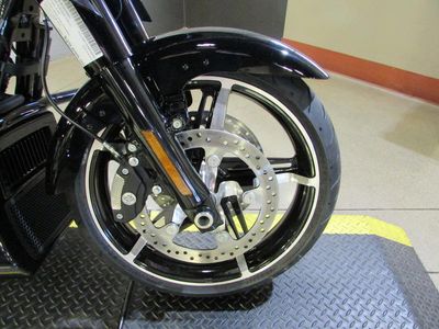 2025 Harley-Davidson FLHX - Street Glide - Photo 11