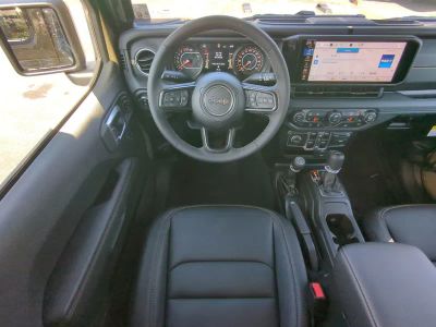2026 Jeep Gladiator — photo 17 view