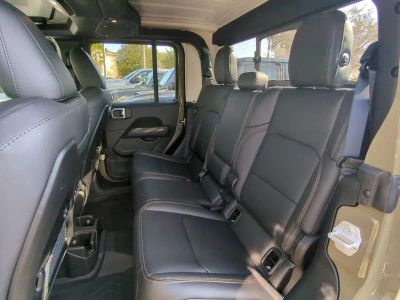 2026 Jeep Gladiator — photo 15 view