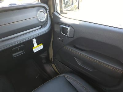 2026 Jeep Gladiator — photo 18 view