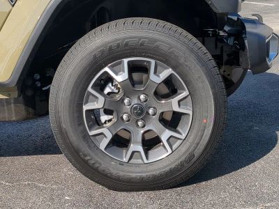 2026 Jeep Gladiator — photo 11 view