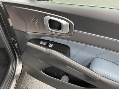 2025 Kia Sorento Hybrid - Photo 15