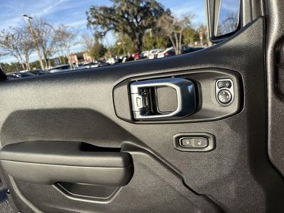 2026 Jeep Wrangler - Photo 12