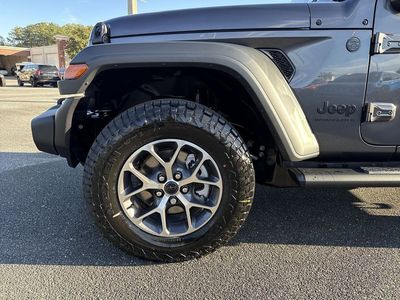 2026 Jeep Wrangler - Photo 9