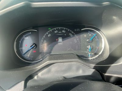 2025 Toyota RAV4 — photo 10 view