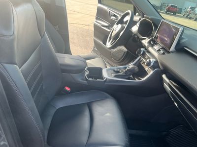 2025 Toyota RAV4 — photo 20 view