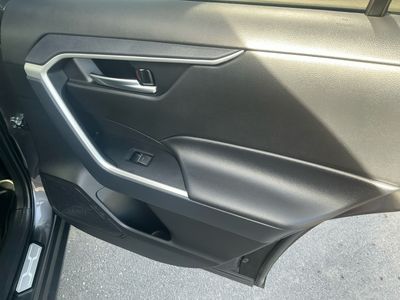 2025 Toyota RAV4 — photo 19 view