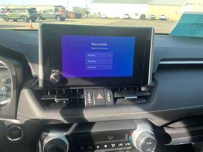 2025 Toyota RAV4 — photo 11 view