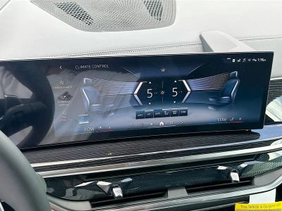 2026 BMW X5 — photo 13 view