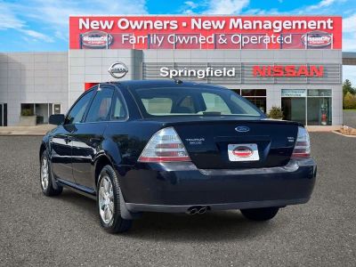 2008 Ford Taurus — interior view