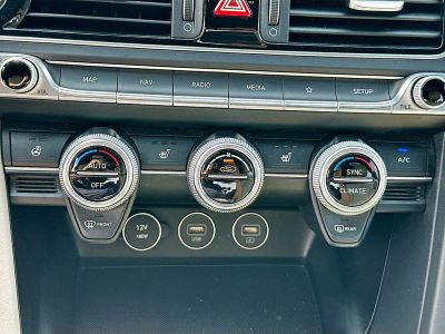 2023 Genesis G70 — photo 16 view