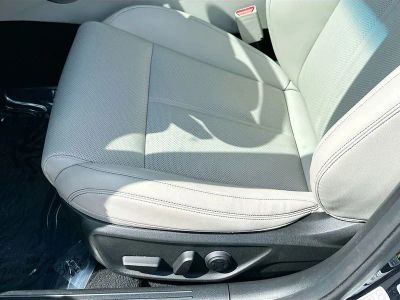 2023 Genesis G70 — photo 19 view